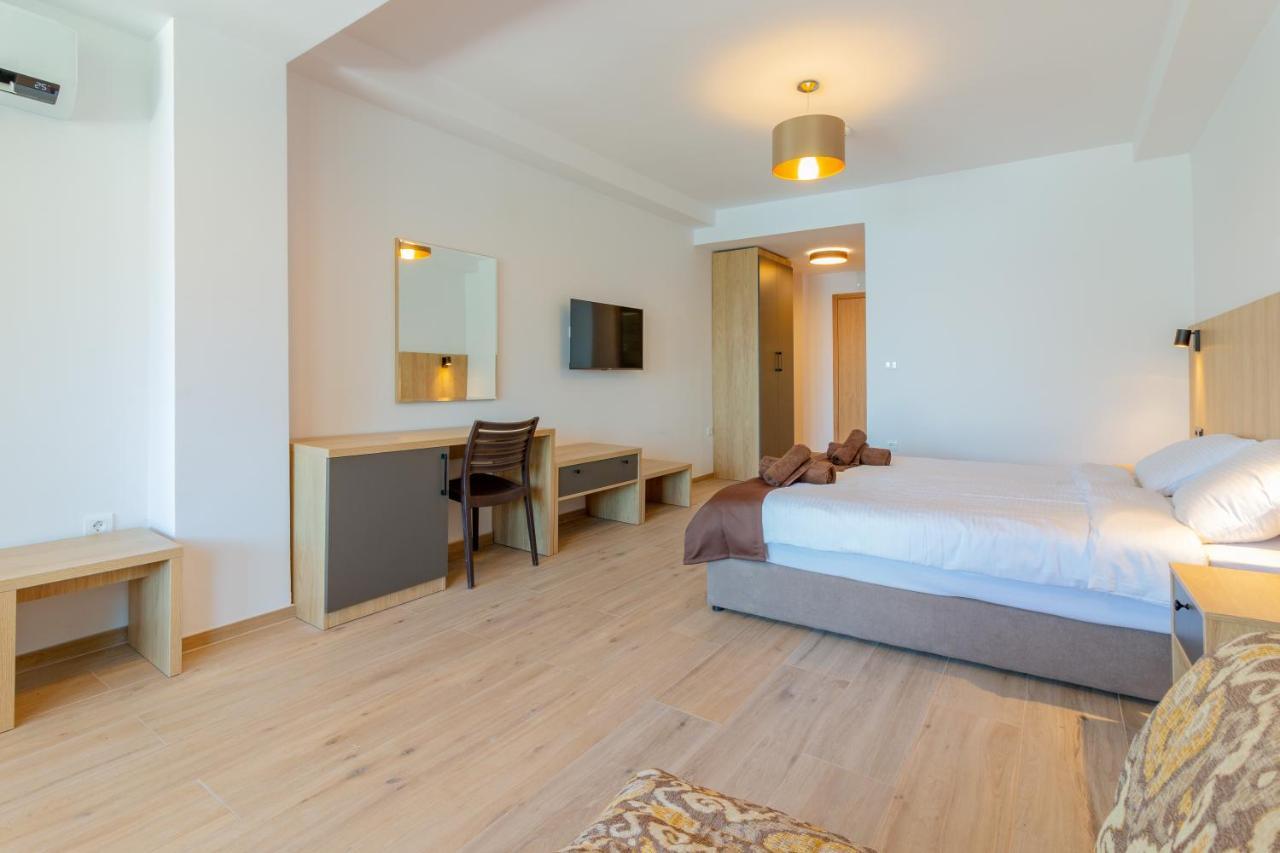 Lago Hotel 4*
