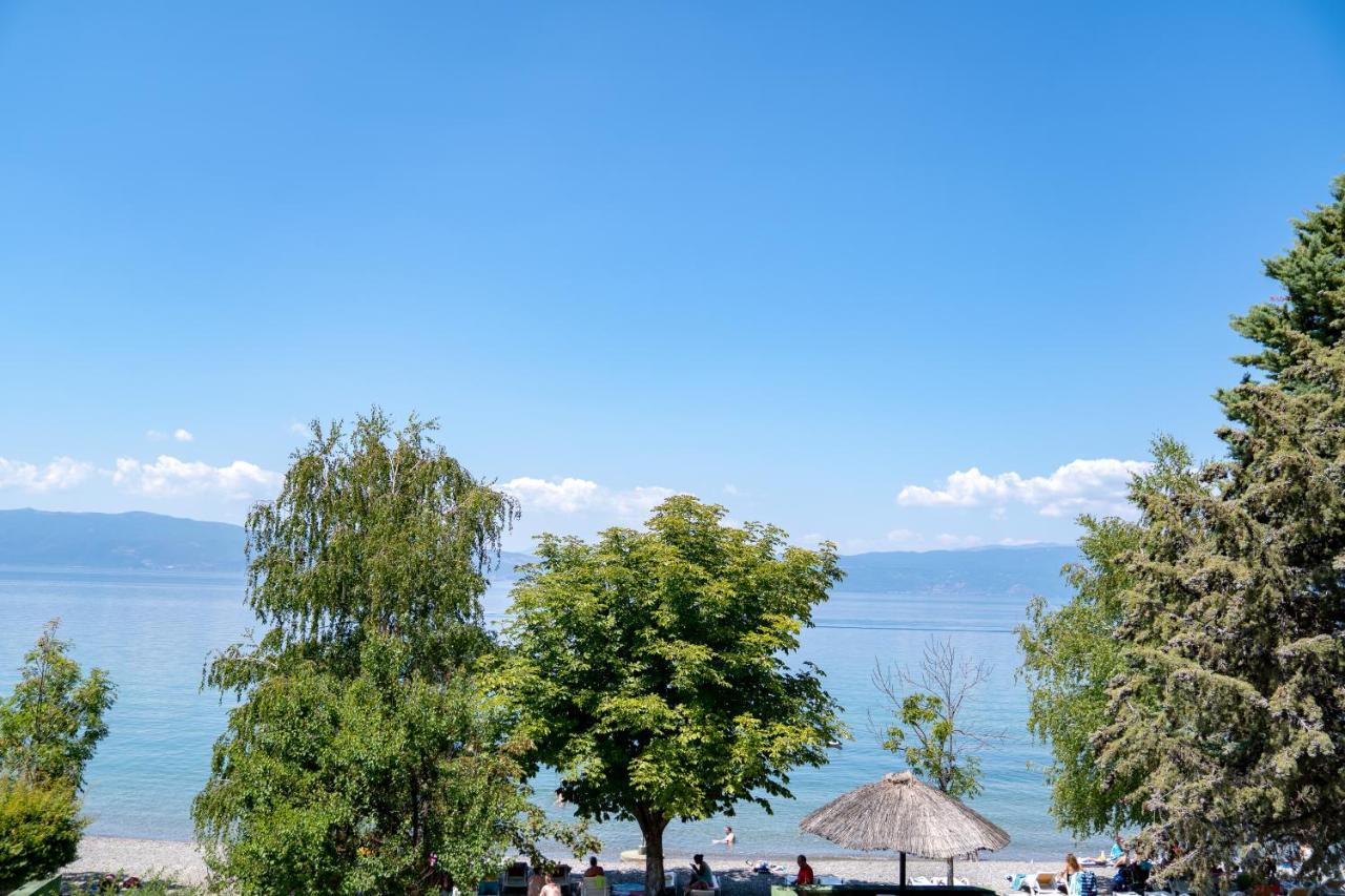 Lago Hotel Хотел Лагадин